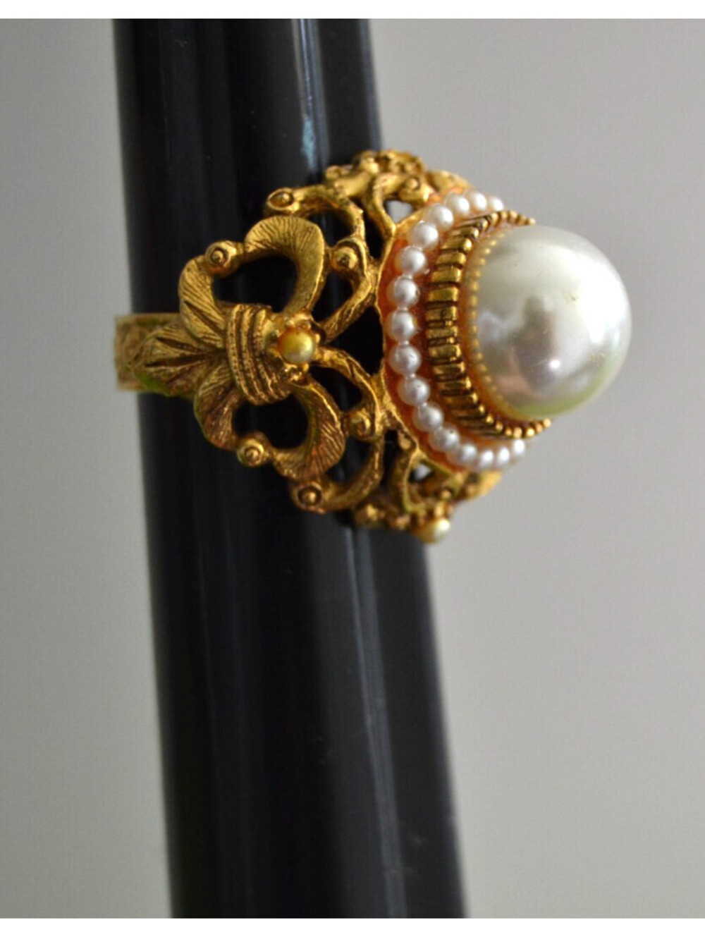 Vintage Florenza Signed Faux Pearl Cocktail Ring Gold Tone Adjustable Size 7.5